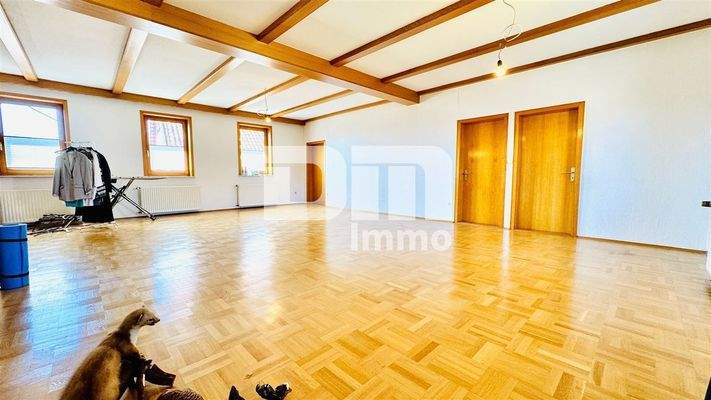 OG Gebäudeteil 1 / Saal / Wohnzimmer