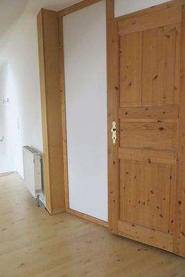 Blick-z.-begehbaren-Kleiderschrank-2