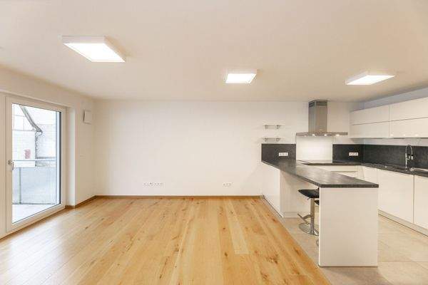 Küche mit Wohn-/Essbereich