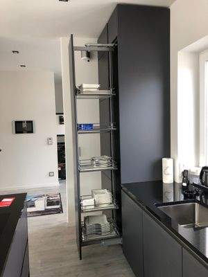 Küche Stauraum.JPG