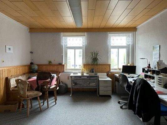 Büro im OG