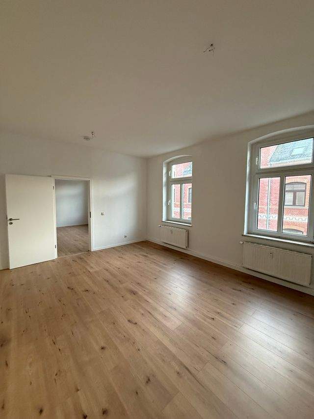 Neu sanierte 4 Raum Wohnung mit 2 Bädern, Stuckdecken ab sofort zu vermieten Wilkau-Haßlau - Foto 2