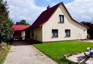Auffahrt mit Carport