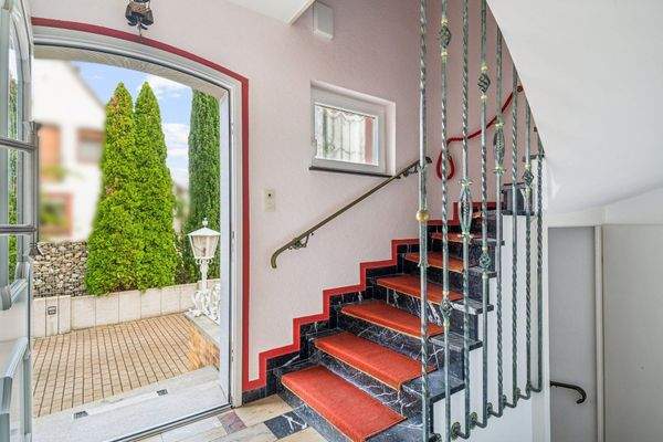 47421-010_Hauseingang