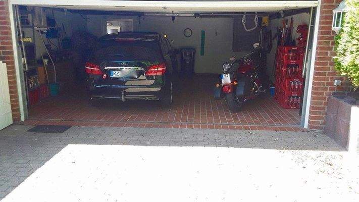 Garage mit Betonboden + Stahlträger