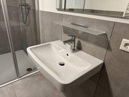 Hans Grohe, Villeroy & Boch.JPG