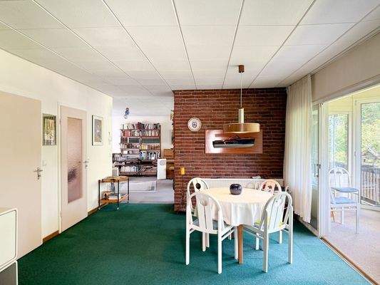 Essdiele mit Wintergarten