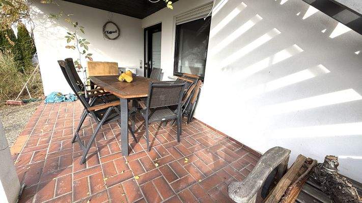 sonnige-ruhige Süd-Terrasse