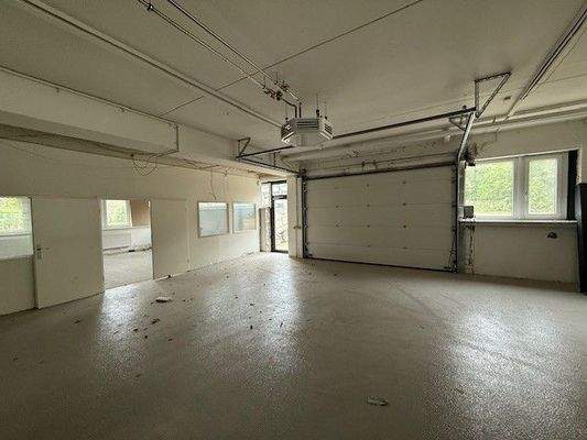 angrenzendes Büro.jpg