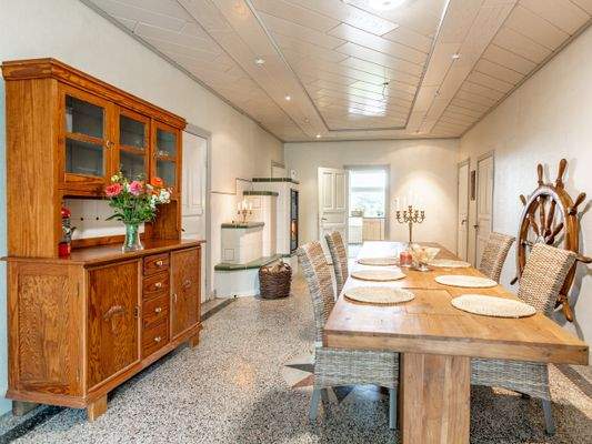 Weitere Ansicht mit Blick zur Küche