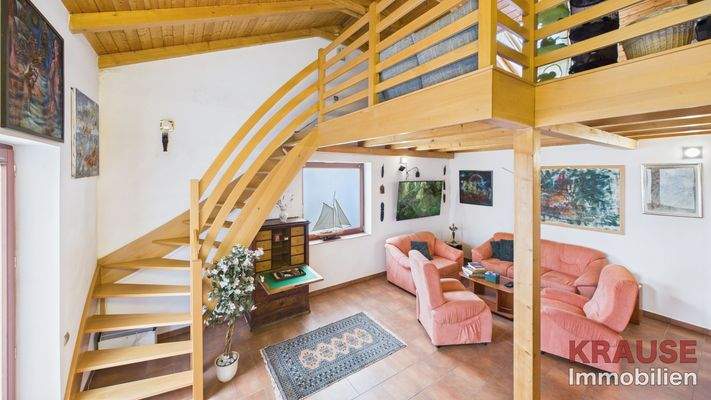 Wohnzimmer mit Galerie