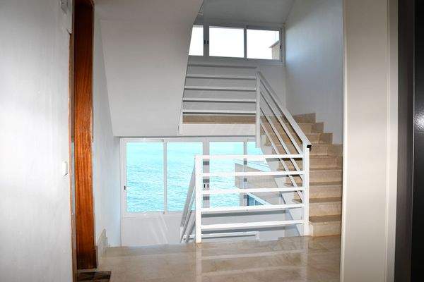 Treppenhaus und Fahrstuhl