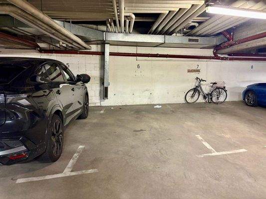 Tiefgaragenstellplatz