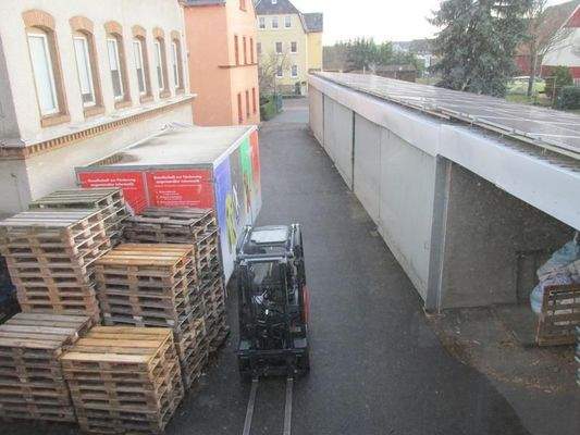 Blick vom Quergebäude