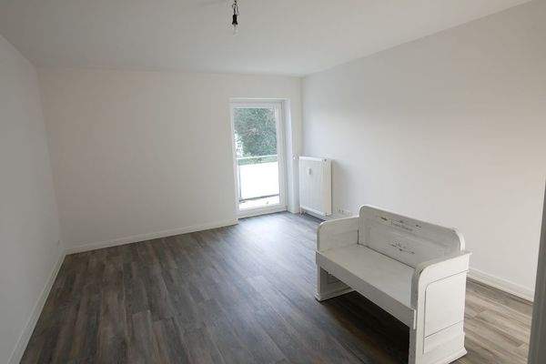 Schlafzi., ca. 17 m² mit Balkonzugang.JPG