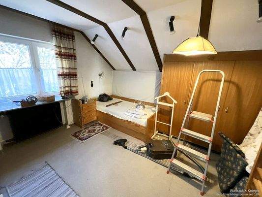 drittes Zimmer im Dachgeschoss