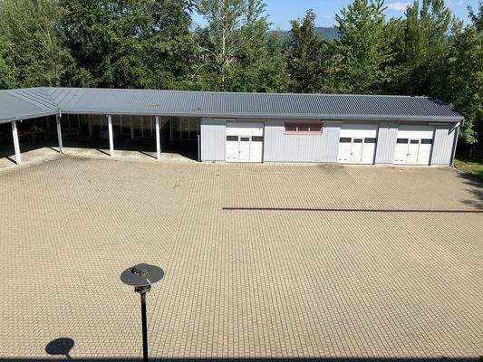 Überblick auf Nebengebäude