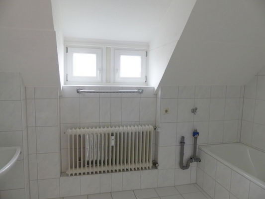 Badezimmer mit Waschmaschinenanschluss