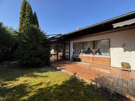 Terrasse mit Zugang Wintergarten