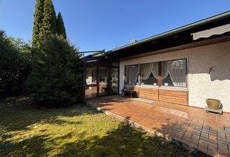 Terrasse mit Zugang Wintergarten