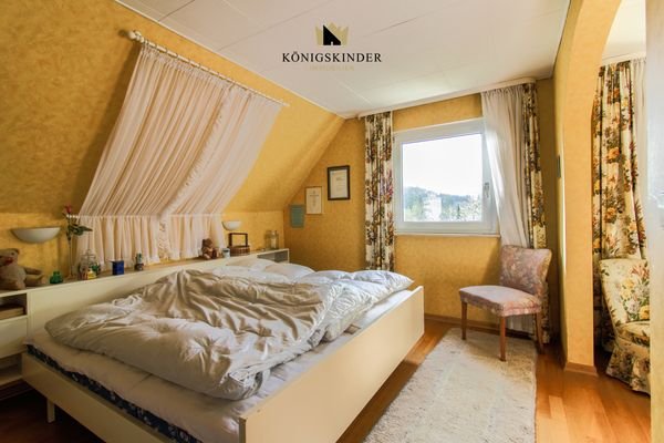  Elternschlafzimmer