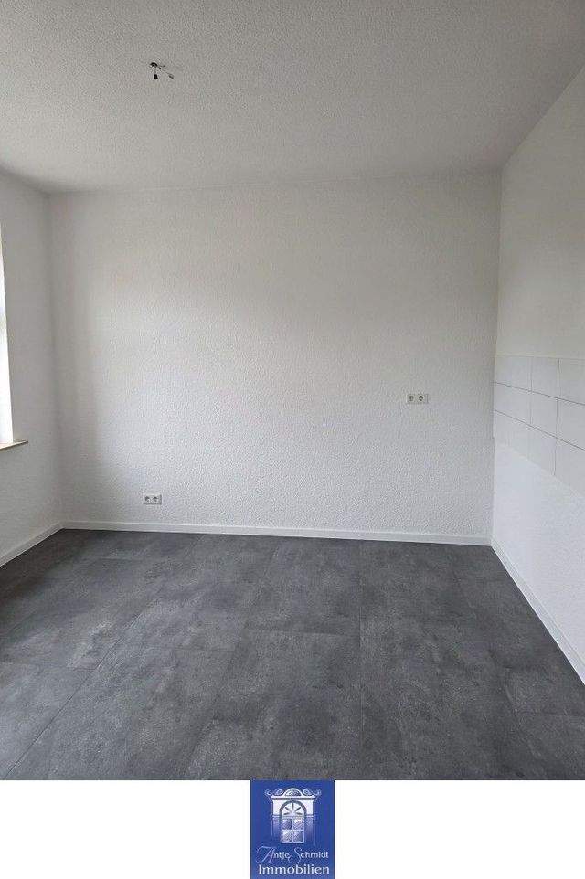 Wunderschöne Wohnung mit großer Küche! - Foto 1