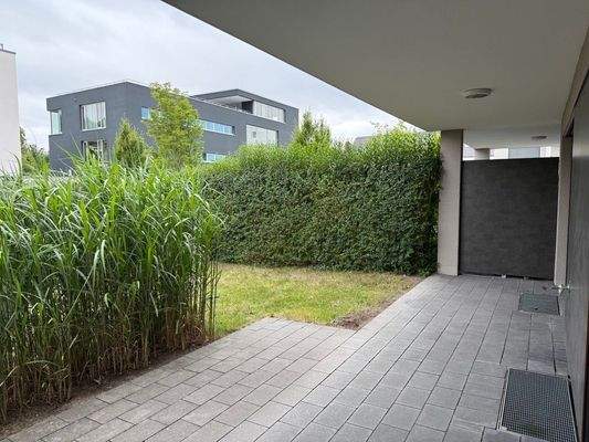 Terrasse mit Gartenblick