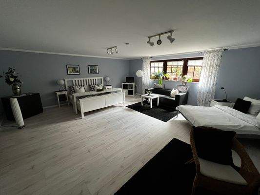 Wohn- oder Schlafzimmer im Untergeschoss 