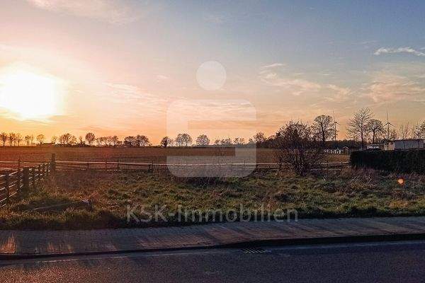 Grundstück Sonnenuntergang