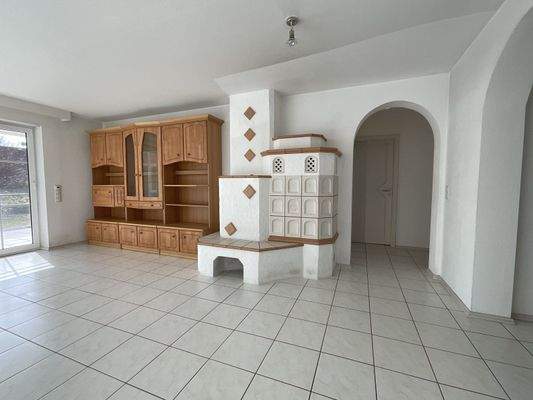 Wohnzimmer Kachelofen