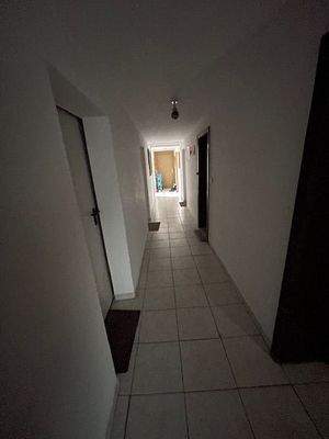 Flur im Untergeschoss.jpg