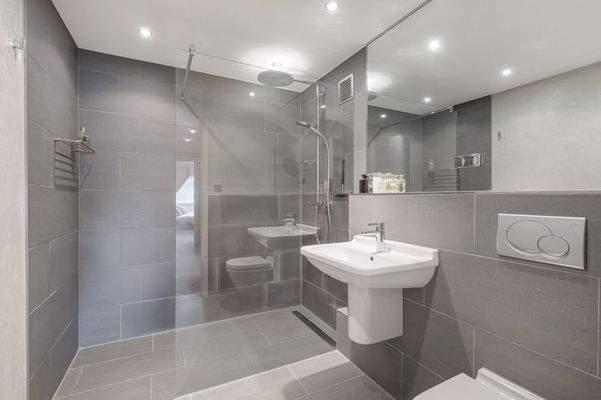 Duschbad Dachgeschoss