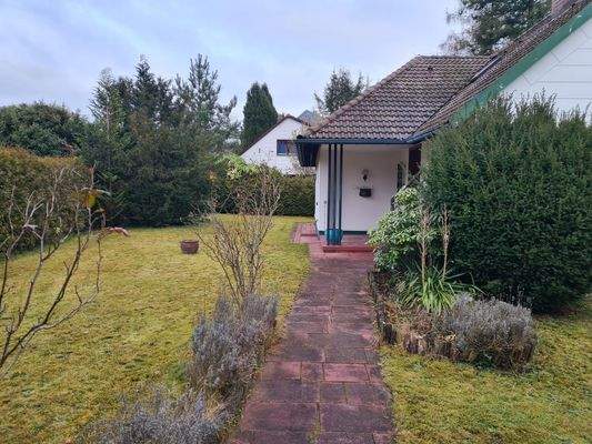 Einfamilienhaus mit Garten