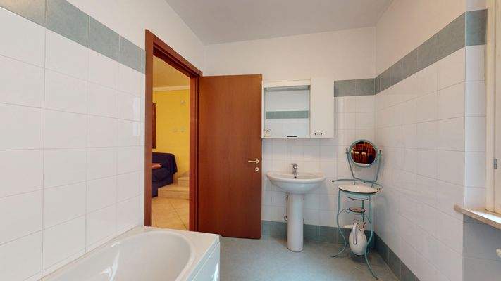 NA-072-10-Villetta-Bifamiliare-con-giardino-e-gara