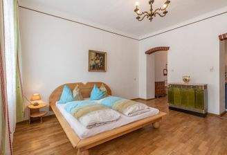 Wohn-, Schlafraum mit Doppelbett