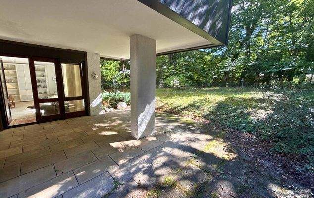 Terrasse überdacht und geschützt