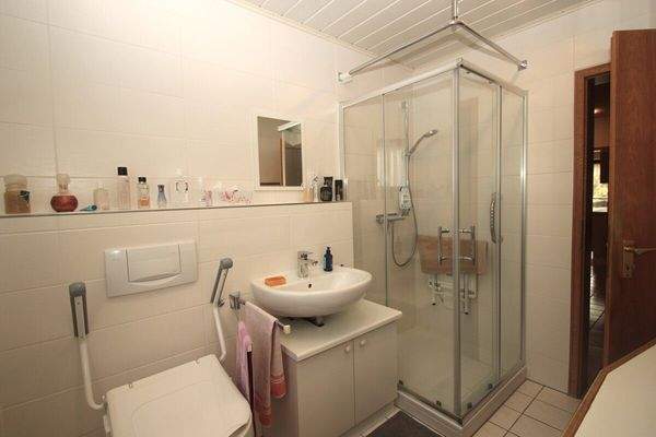 Das helle Duschbad mit...