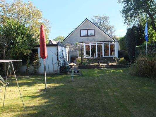 Garten und Rückansicht.JPG