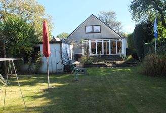 Garten und Rückansicht.JPG