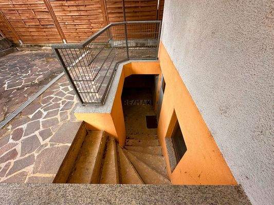 UG_Hochwertige Nutzfläche_Eingang