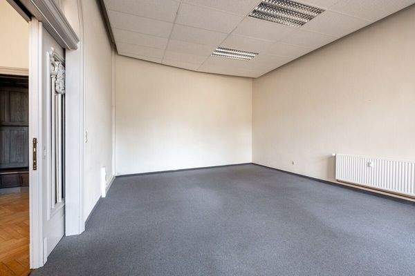 Büro am zweiten Zugang