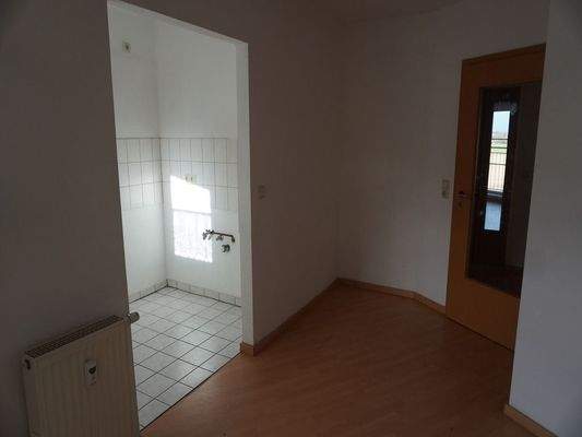 halboffene Küche und Essbereich