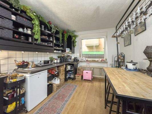 Küche mit Essbereich