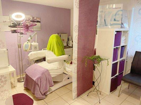 Kosmetikstudio Erdgeschoss Ost