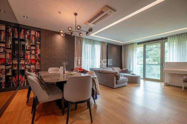 Forest-View Luxury Flat in a Project Near Mall in Sarıyer Istanbul