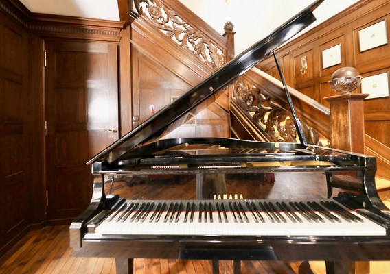 WE01/EG: Historischer Treppenaufgang