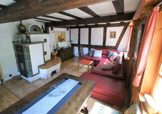 Wohnzimmer und Kachelofen