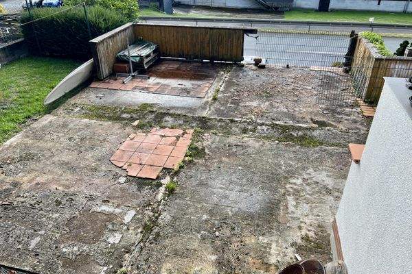 Freifläche auf der Garagendecke (frühere Terrasse)