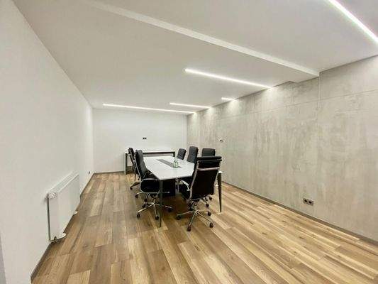 Großer Besprechungsraum