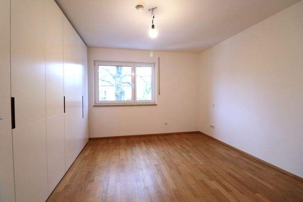 Schlafzimmer 1.1.JPG